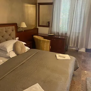 https://royal-suite-opatija.primorje-gorskikotar.com