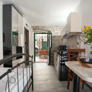 Appartement & Kartolina