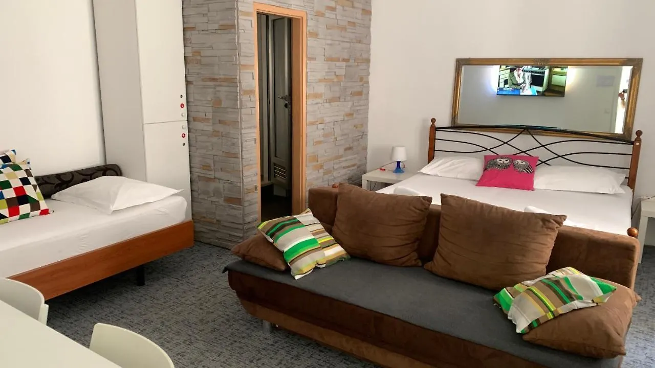 Hostel Split 0*,
